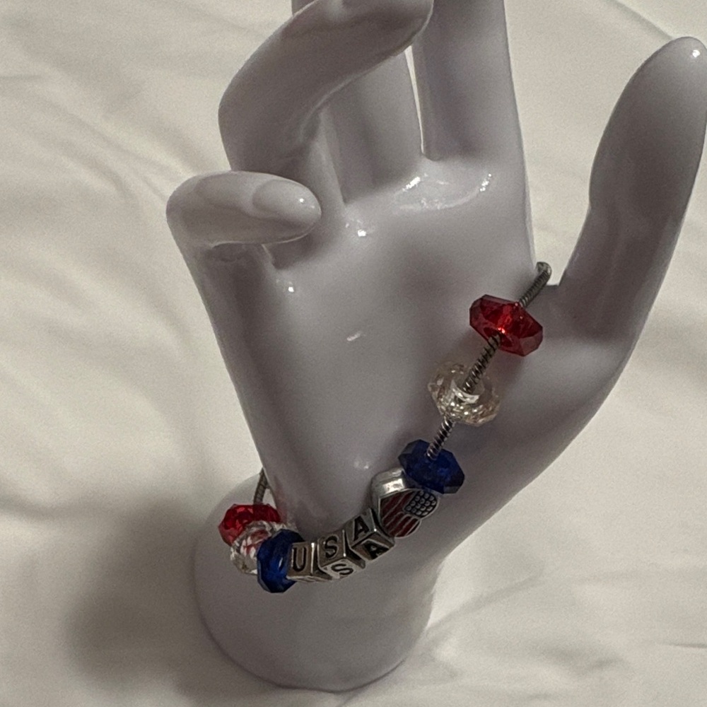 Patriotic USA Charm Bracelet - Picture 2 of 5